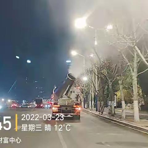 又到杨柳飘絮时 车队保障忙治理