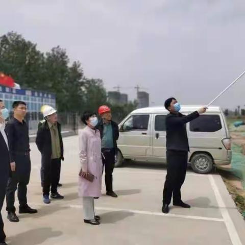 教育要闻||潼关县人大常委会主任李勤侠检查指导教育项目建设工作