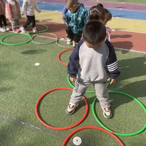 六实验幼儿园小二班一日活动