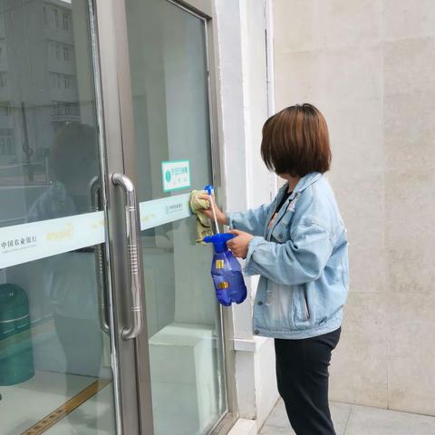 克旗支行开展全区农行2022年第四个网点6S管理“清洁日”活动