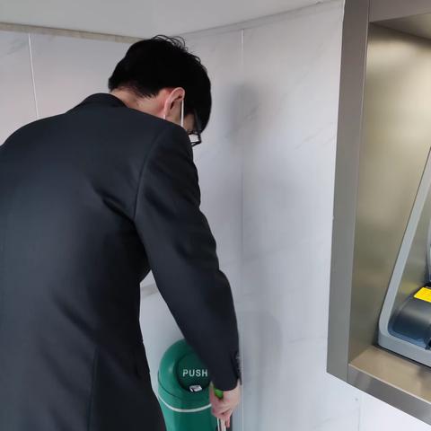 克旗支行开展2022年首个网点6S管理“清洁日”活动