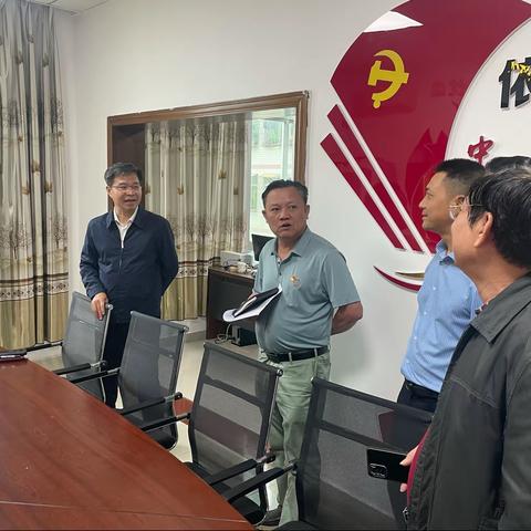县人大常委会党组书记王家俊同志到利国镇调研人大代表联络室（站）建设和农产品质量安全暨农药管理监督工作
