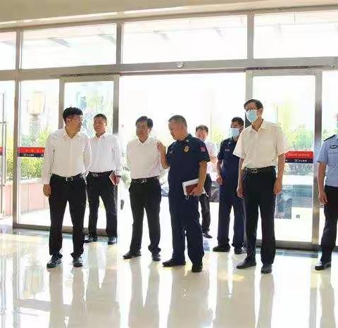 高密市委书记王文琦到消防大队调度国庆节消防安全工作
