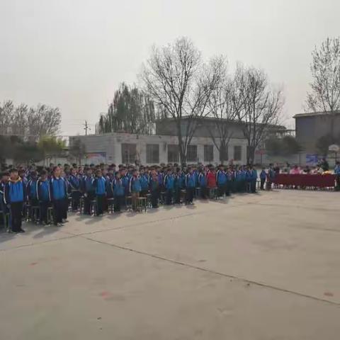 张近中心小学开展“美文朗诵 快乐阅读”诵读比赛