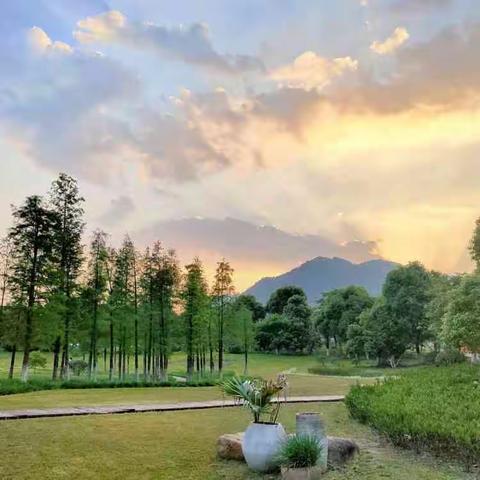 2023年2月2日下午，受欧同学诚邀到他江山如画的别墅喝茶聊天游