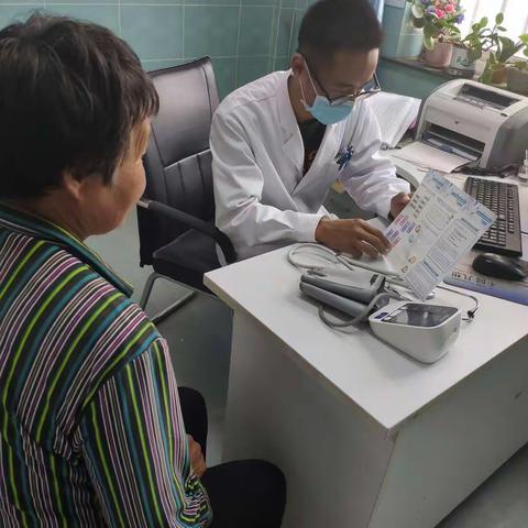 琉璃庙卫生服务中心医改后迎来第一位患者