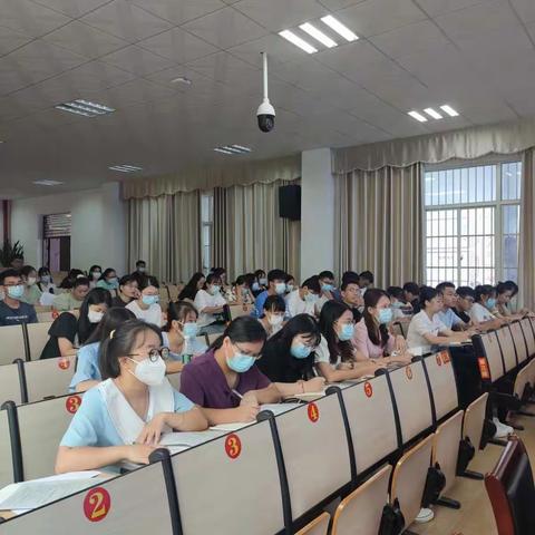 扬帆起航，不忘初心——2022年新到岗教师暨七年级班主任培训