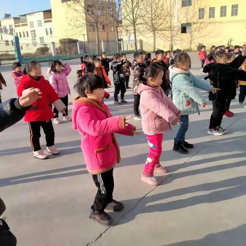 高辛镇直属幼儿园邀请家长坐谈会