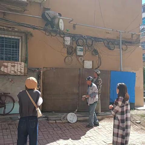 和平街道昌图社区开展专项整治行动 集中拆除小锅盖