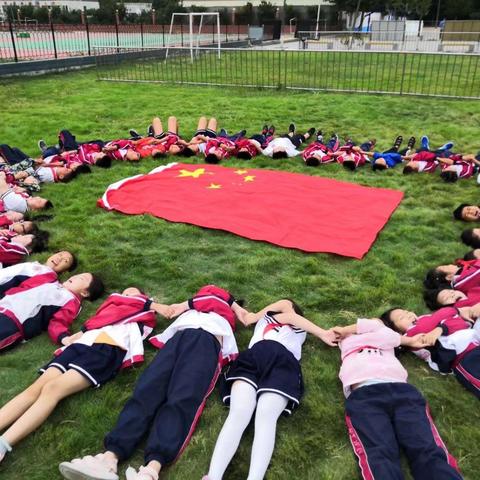 爱国，爱家，慧心，慧智。        ——   杨家埠小学3.1班寒假实践活动作业展示