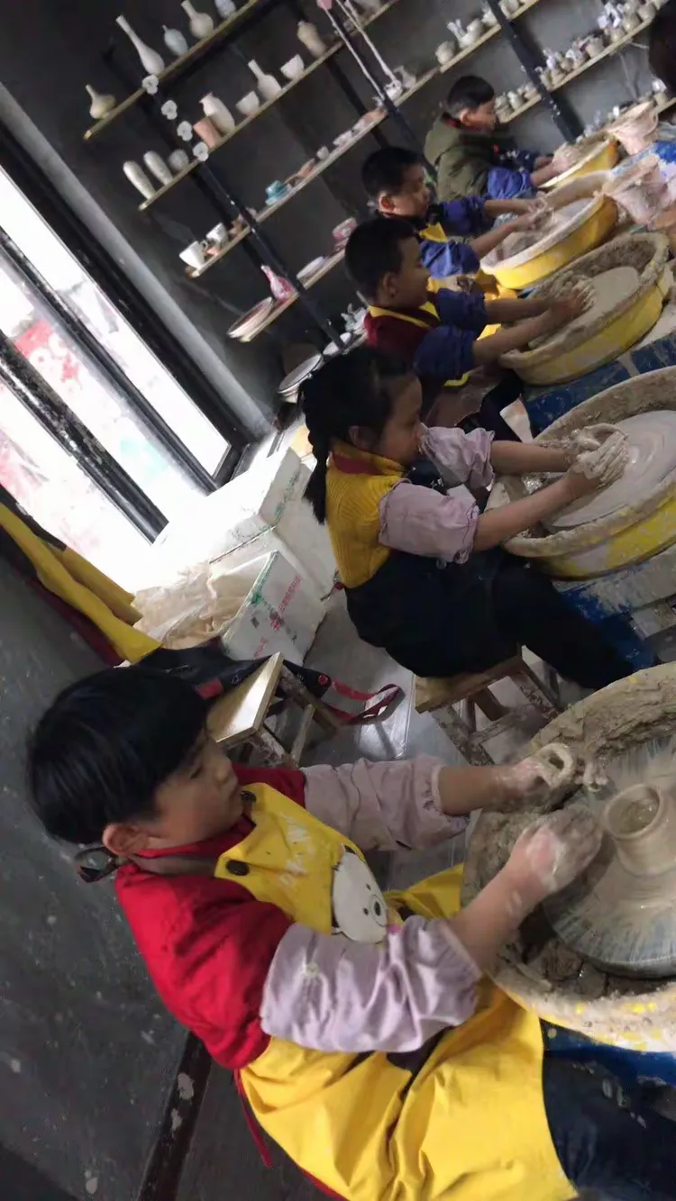 我们一起做陶艺！快乐地玩！