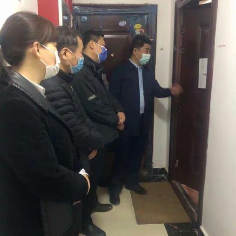 【张家村街道红缨社区】张家村街道主要领导检查红缨社区“一码通”落实情况