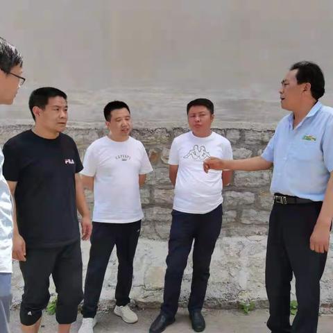 市住建局到我区开展农村改厕和农村房屋安全隐患排查工作督查