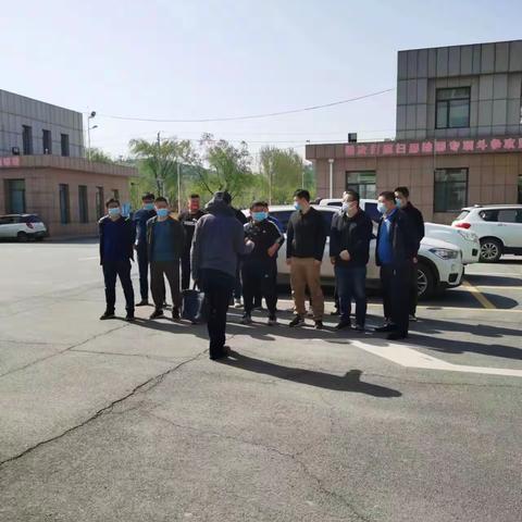 艰难方显勇毅，磨砺始得玉成