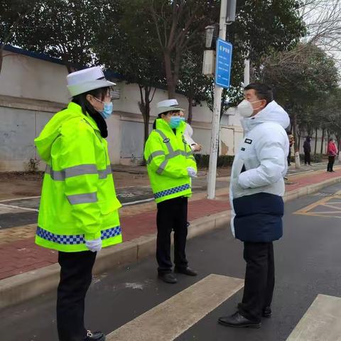 站好“护学岗”守护“读书郎”——陕州小学一二班护学记