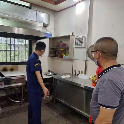 井冈山大队国庆暨二十大期间对生产经营租住村（居）民自建房进行消防安全大检查