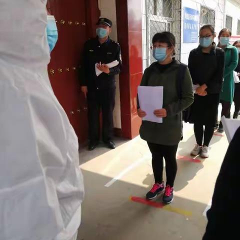 认真落实，扎实演练，筑牢校园安全防线                 ——记北果元中学九年级复学演练