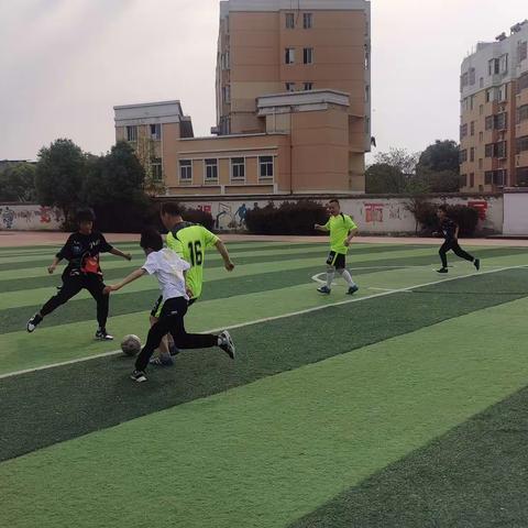 别样假日 暖心行动--疫情防控下岗集中心小学校园活动丰富多彩