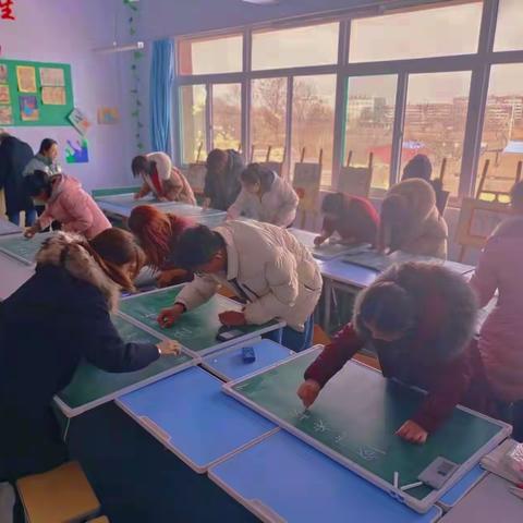 辞旧迎新,你好2022。——恩城镇中心小学“庆元旦·教师基本功”展示活动