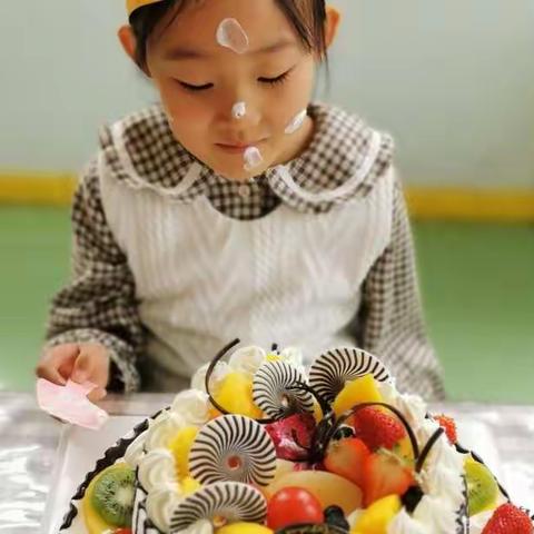 新杰幼儿园祝王雯宝贝生日快乐