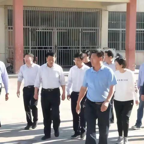 市教育局领导到保太镇中学视察安全工作