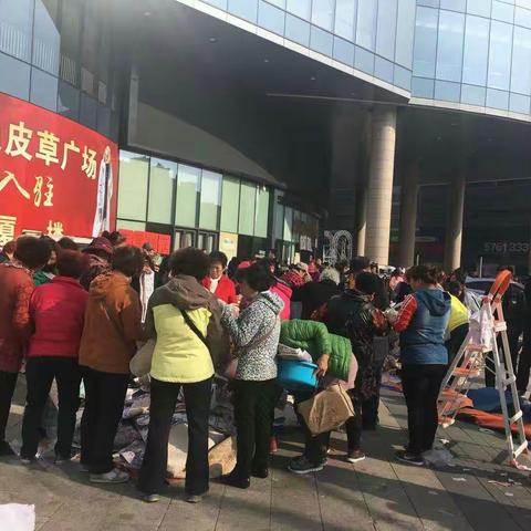 清理占道经营 还市民优质生活环境