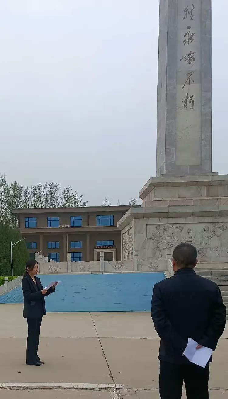 —安平镇中心校西王庄小学清明节祭扫烈士陵园活动