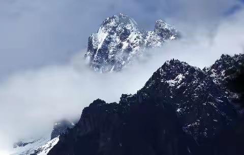 心中的雪山