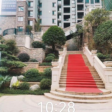 德泰·宝岭嘉园，Hello，大家好。我是点石家装的小谭，今天去了小区拍了些照片，制成美篇送给大家！