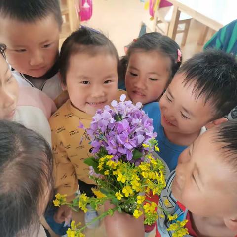 “🍀相约四月，收集春天🌸”——石庙镇中心幼儿园中二班