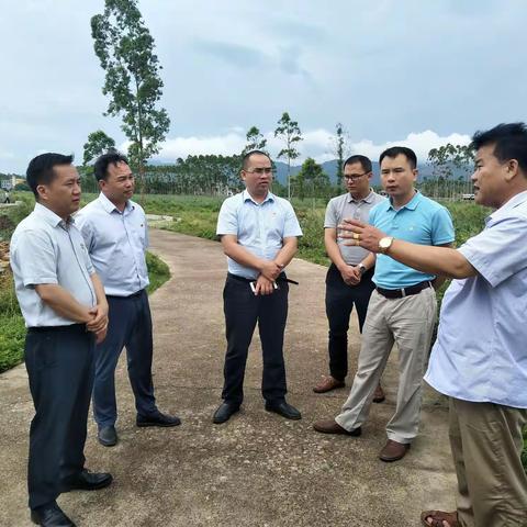 情系扶贫产业，奔忙乡间基地