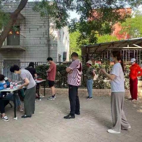 安全、便捷不简单-东里南社区疫情卡口优化变形记