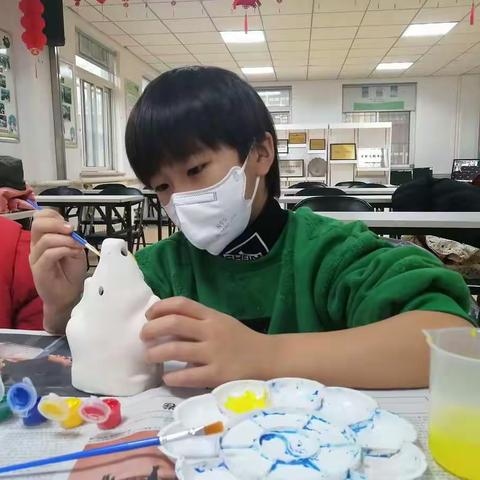 福满京城 春贺神州-东里南社区手绘兔爷活动