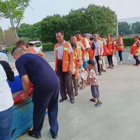 勿以善小而不为                                                            记彭桥二初中志愿者服务站