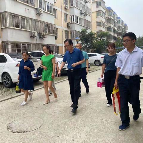 “八一”临潼区政协副主席为军残对象发放慰问品