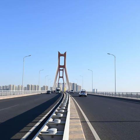 高端大气的临工大桥（20221205）