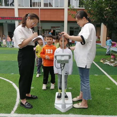 颍上县实验幼儿园开展幼儿体能测试活动