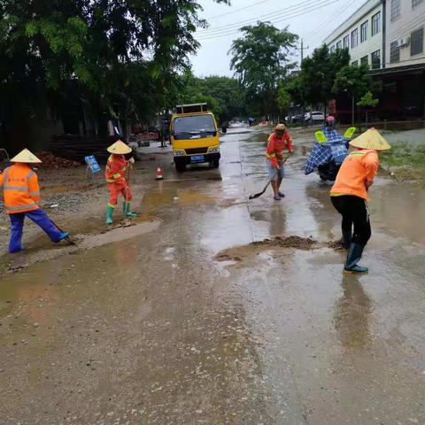 万宁市交通运输局迎“汛”而上，全力保障公路畅通