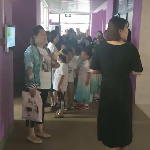 为入学做准备，6.17日我园大班幼儿集体参观榆林第三小学啦！