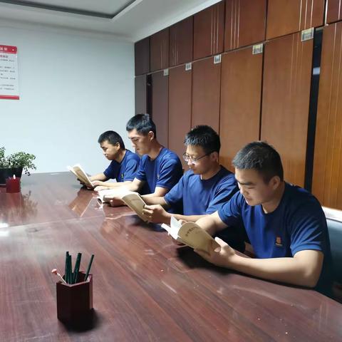 定边县长城北街救援站政府专职消防员班内组织开展学党史