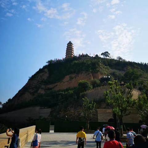 重温红色足迹，追寻延安精神