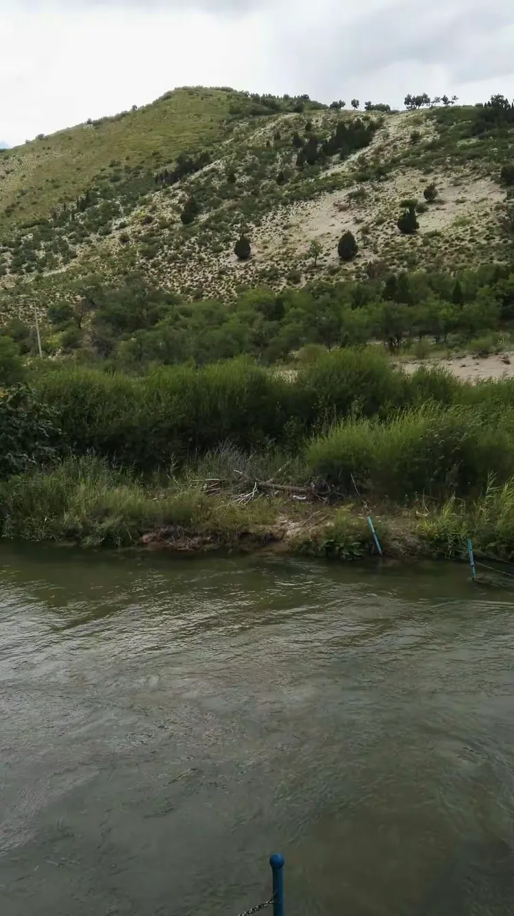 西拉沐沦河大峡谷