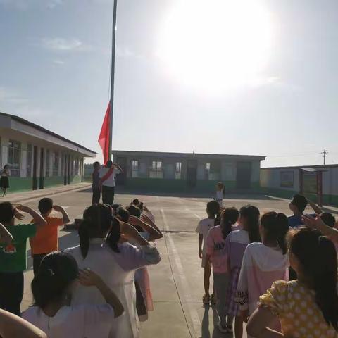 和店镇陈庄小学新学期开学升旗仪式活动报道