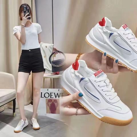 老师就像辛勤的园丁，精心培育着祖国的花朵，教师节来临之际，东光信誉楼三楼贝坤轩祝天下所有老师节日快乐！