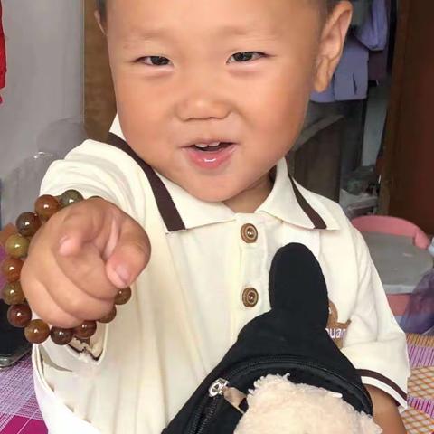 坦坦两周岁，宇涵五周岁生日照片
