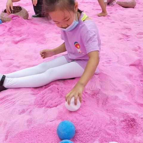 宇涵五岁零三个月，坦坦两周岁