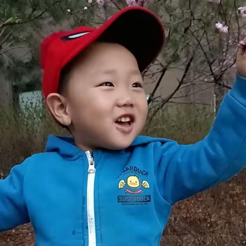 宇涵五岁零十一个月，坦坦两岁零八个月留念