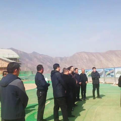 临夏州委副书记、州长何东在大墩村服务区检查观摩