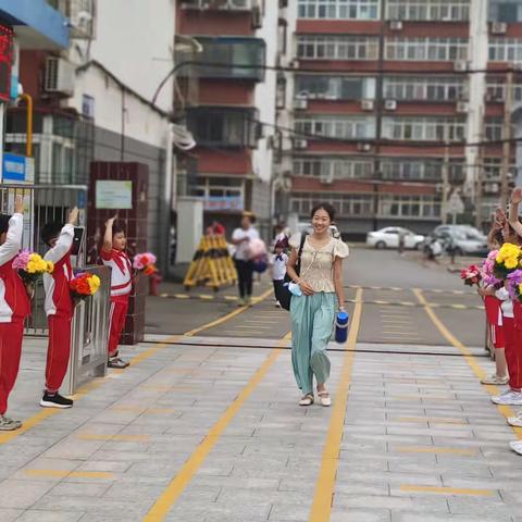 【光南·教师节】暖暖教师节，浓浓师生情———光明南里小学教师节记实