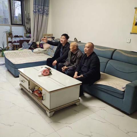 坚持党的领导，践行社会主义核心价值观